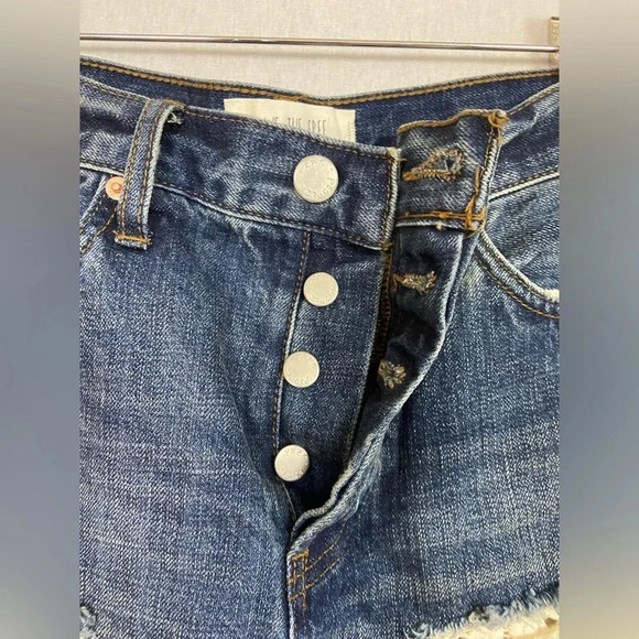 We the Free cut off frayed distressed crochet jean denim shorts Sz 27 - Picture 6 of 9